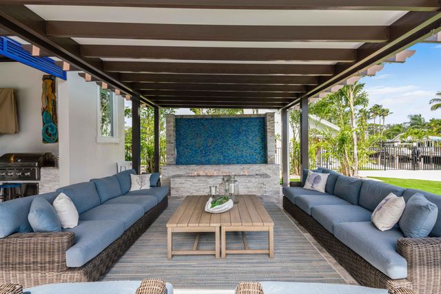261 Old Jupiter Beach Road, Jupiter, FL 33477