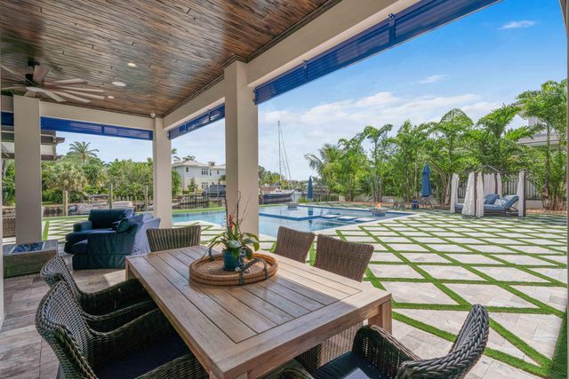 261 Old Jupiter Beach Road, Jupiter, FL 33477