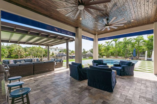 261 Old Jupiter Beach Road, Jupiter, FL 33477
