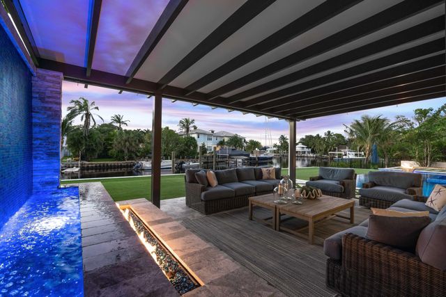 261 Old Jupiter Beach Road, Jupiter, FL 33477