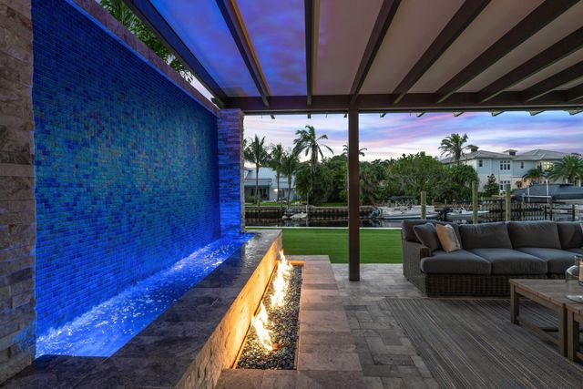 261 Old Jupiter Beach Road, Jupiter, FL 33477