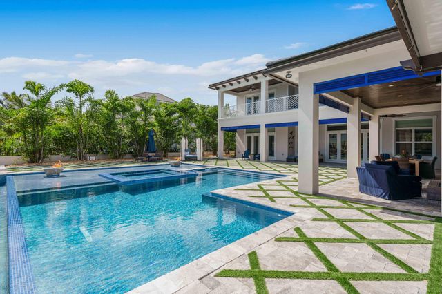 261 Old Jupiter Beach Road, Jupiter, FL 33477