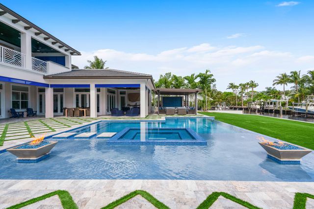 261 Old Jupiter Beach Road, Jupiter, FL 33477