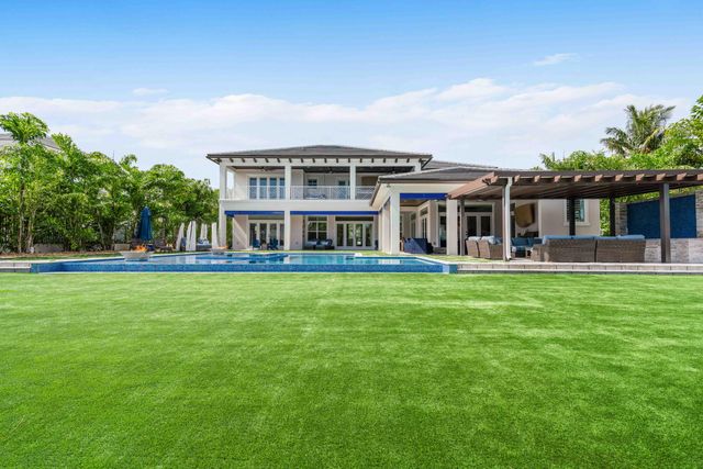 261 Old Jupiter Beach Road, Jupiter, FL 33477