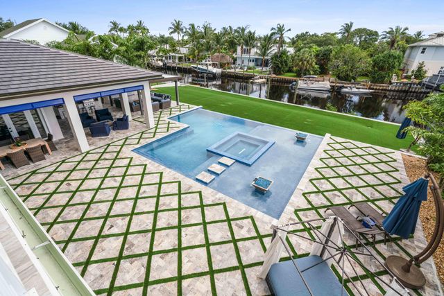261 Old Jupiter Beach Road, Jupiter, FL 33477