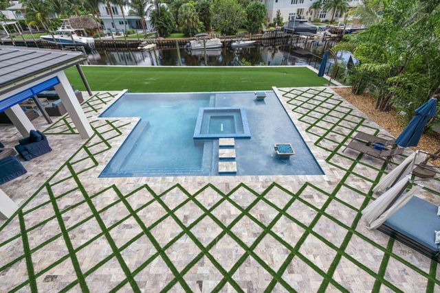 261 Old Jupiter Beach Road, Jupiter, FL 33477