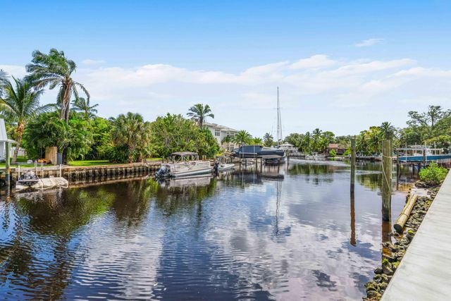 261 Old Jupiter Beach Road, Jupiter, FL 33477