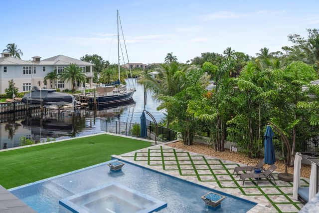 261 Old Jupiter Beach Road, Jupiter, FL 33477