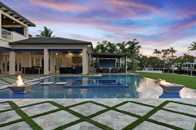 261 Old Jupiter Beach Road, Jupiter, FL 33477