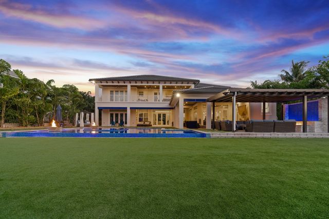 261 Old Jupiter Beach Road, Jupiter, FL 33477