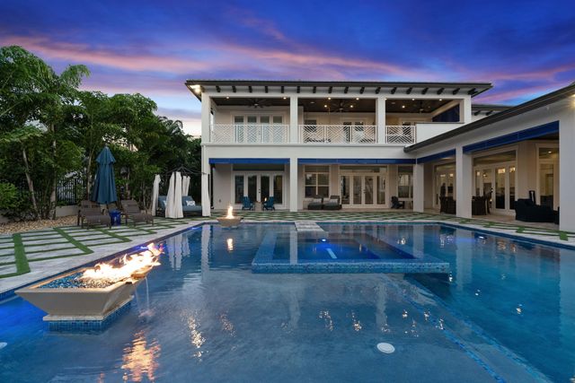 261 Old Jupiter Beach Road, Jupiter, FL 33477