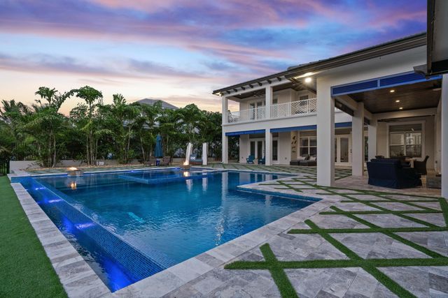 261 Old Jupiter Beach Road, Jupiter, FL 33477