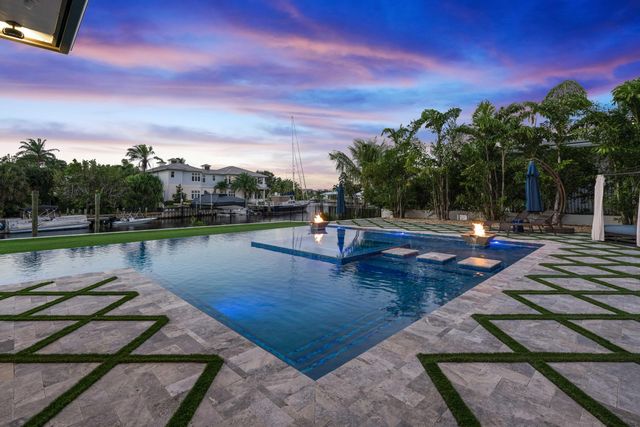 261 Old Jupiter Beach Road, Jupiter, FL 33477