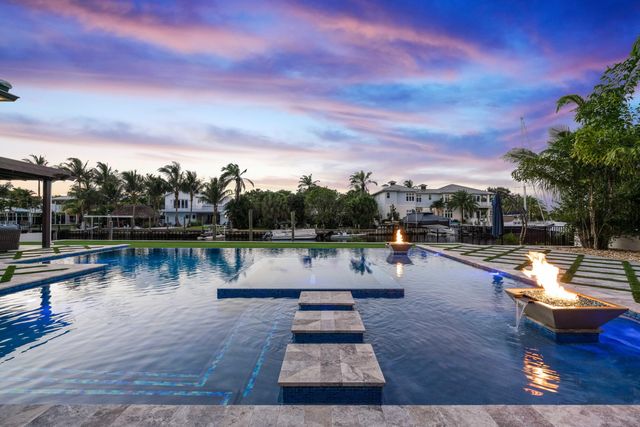 261 Old Jupiter Beach Road, Jupiter, FL 33477