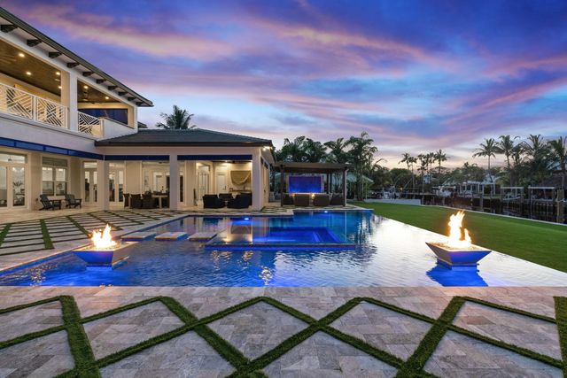 261 Old Jupiter Beach Road, Jupiter, FL 33477