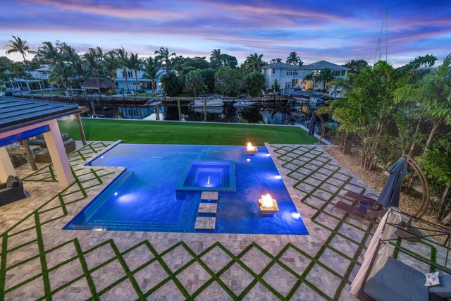261 Old Jupiter Beach Road, Jupiter, FL 33477