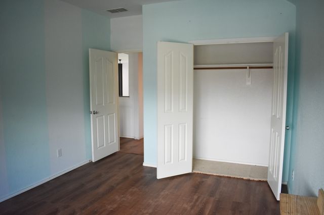 425 Crown Oaks Drive, Fort Worth, TX 76131