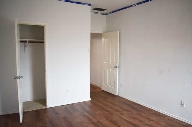 425 Crown Oaks Drive, Fort Worth, TX 76131