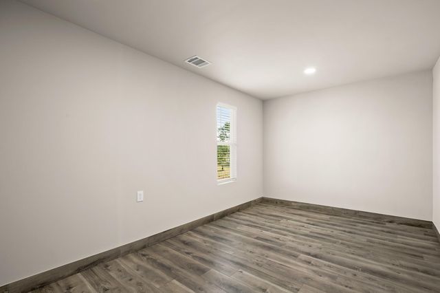 183 Mimosa RD, Dale, TX 78616