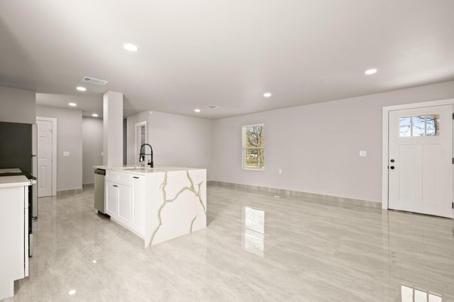 183 Mimosa RD, Dale, TX 78616