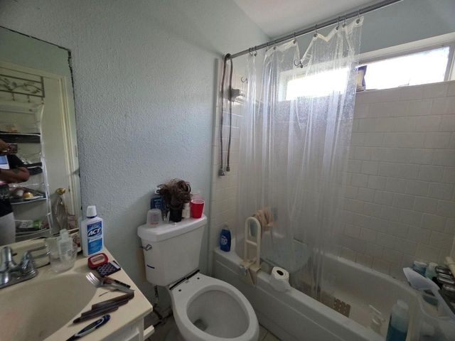 1326 Ashwood Drive, Sugar Land, TX 77498