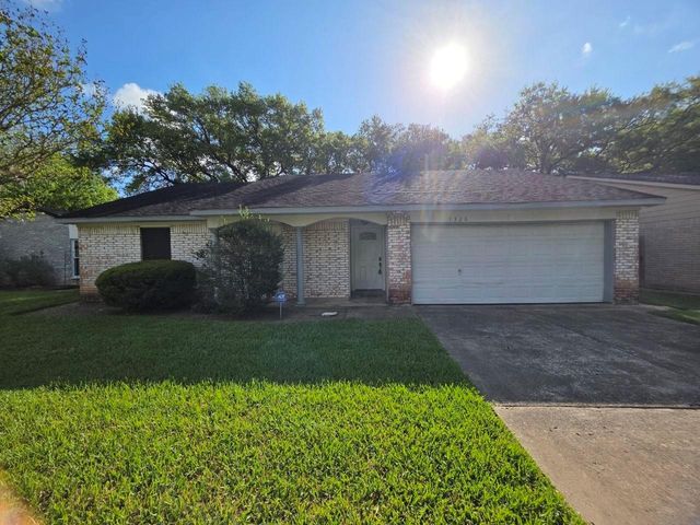 1326 Ashwood Drive, Sugar Land, TX 77498