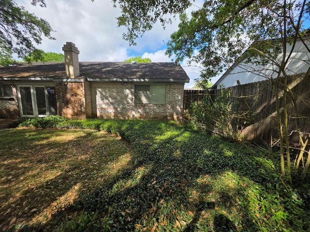 1326 Ashwood Drive, Sugar Land, TX 77498