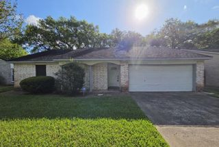 1326 Ashwood Drive, Sugar Land, TX 77498