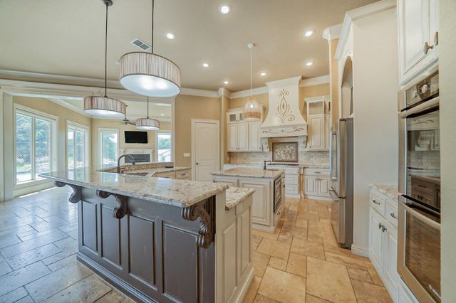200 Weldon Ln, Longview, TX 75605