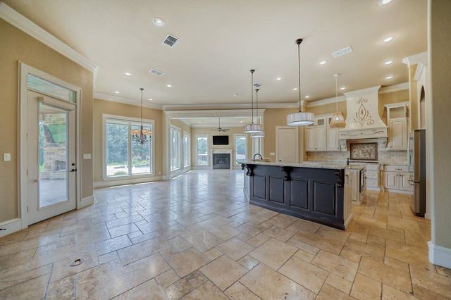 200 Weldon Ln, Longview, TX 75605
