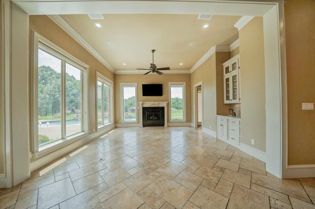 200 Weldon Ln, Longview, TX 75605