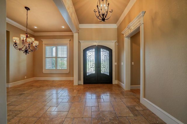 200 Weldon Ln, Longview, TX 75605