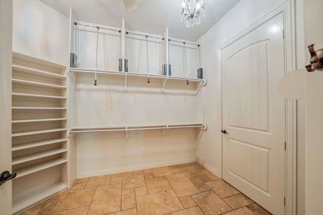 200 Weldon Ln, Longview, TX 75605