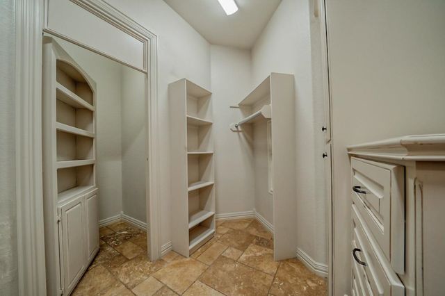 200 Weldon Ln, Longview, TX 75605