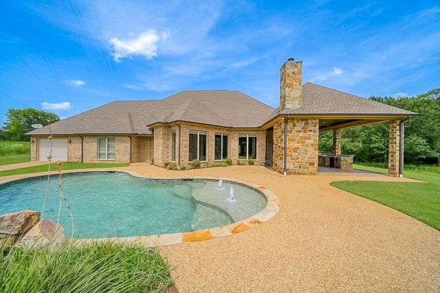 200 Weldon Ln, Longview, TX 75605