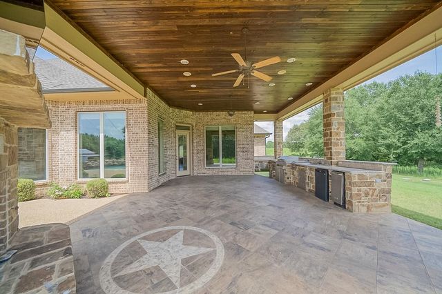 200 Weldon Ln, Longview, TX 75605