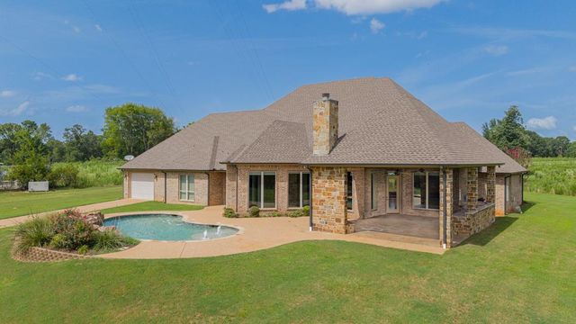 200 Weldon Ln, Longview, TX 75605