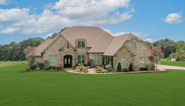 200 Weldon Ln, Longview, TX 75605