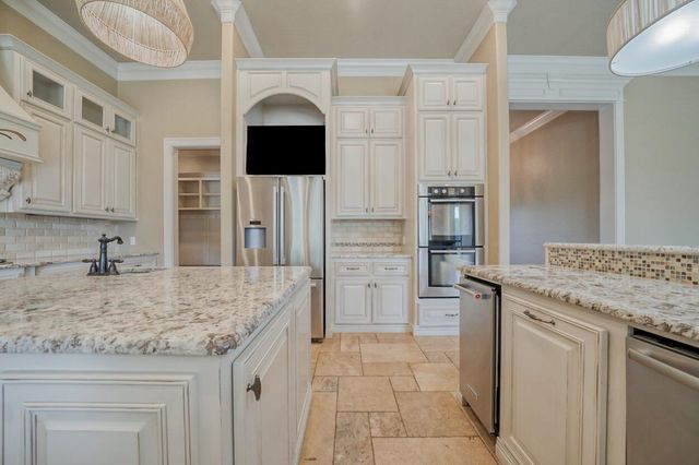 200 Weldon Ln, Longview, TX 75605