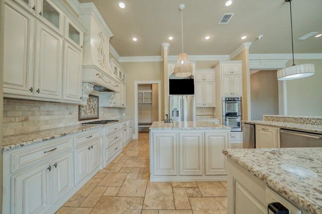 200 Weldon Ln, Longview, TX 75605