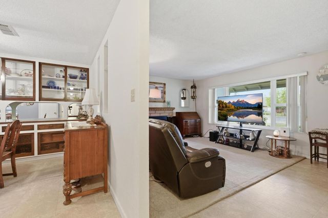 8015 Center Pkwy, Sacramento, CA 95823