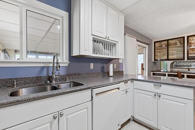 8015 Center Pkwy, Sacramento, CA 95823