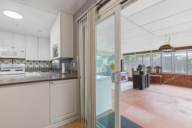 8015 Center Pkwy, Sacramento, CA 95823