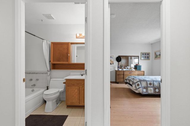 8015 Center Pkwy, Sacramento, CA 95823