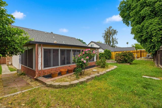 8015 Center Pkwy, Sacramento, CA 95823