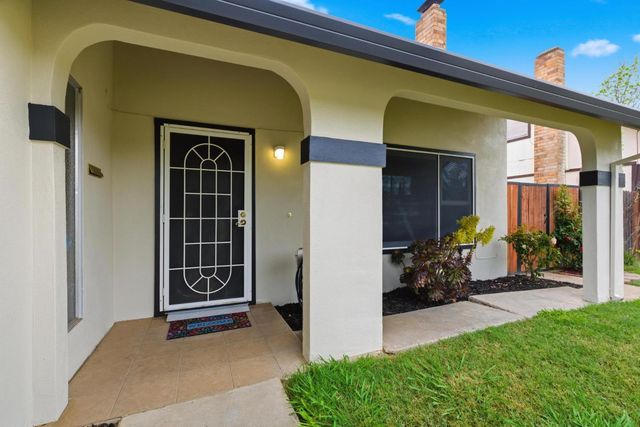 8015 Center Pkwy, Sacramento, CA 95823