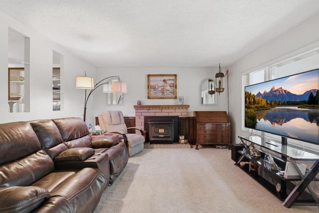 8015 Center Pkwy, Sacramento, CA 95823