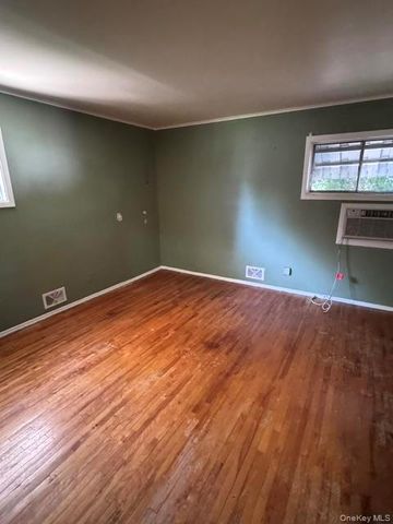 11 Foley Place, Huntington Station, NY 11746