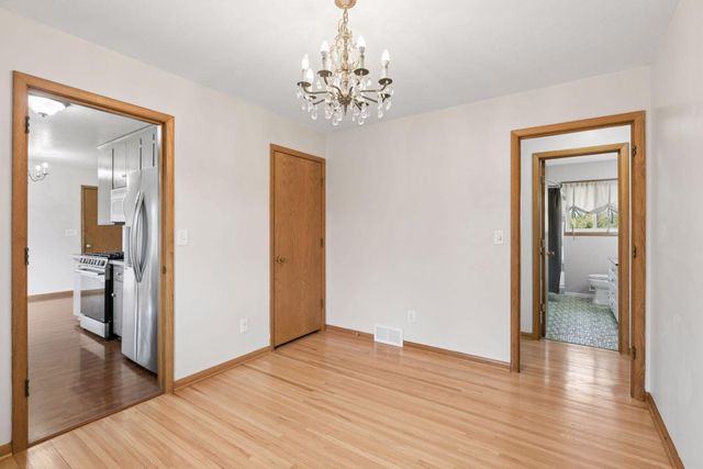 16930 17th Avenue N, Plymouth, MN 55447