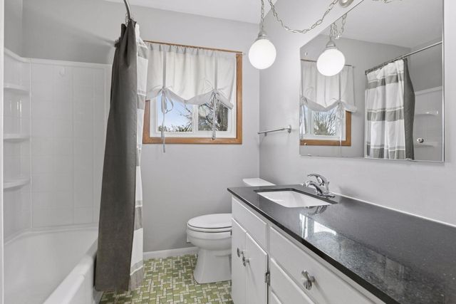 16930 17th Avenue N, Plymouth, MN 55447